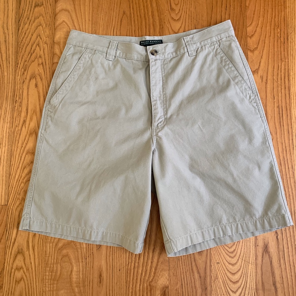 Royal Robbins flat front shorts. Size 34.
